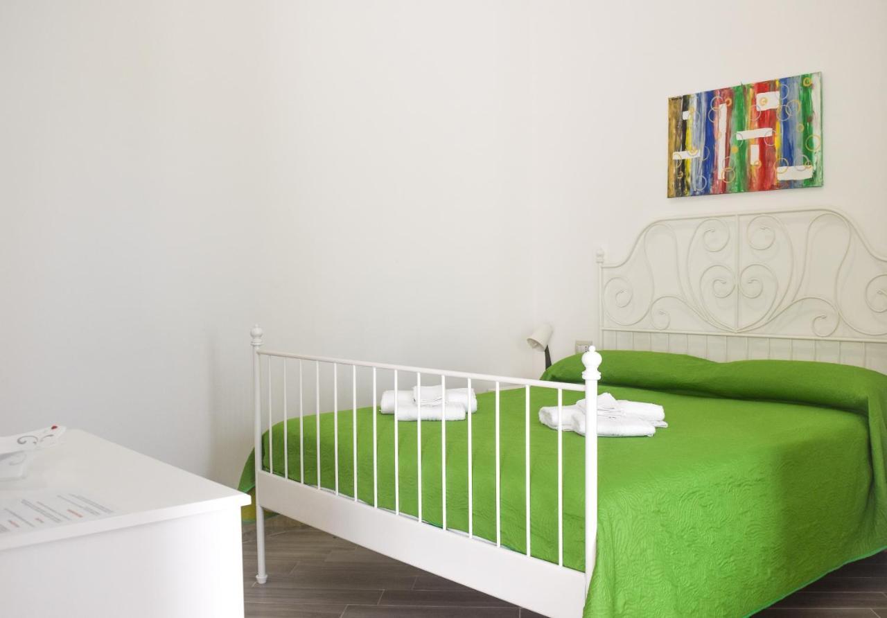 Bed & Breakfast Domus Pepe Scalea Buitenkant foto