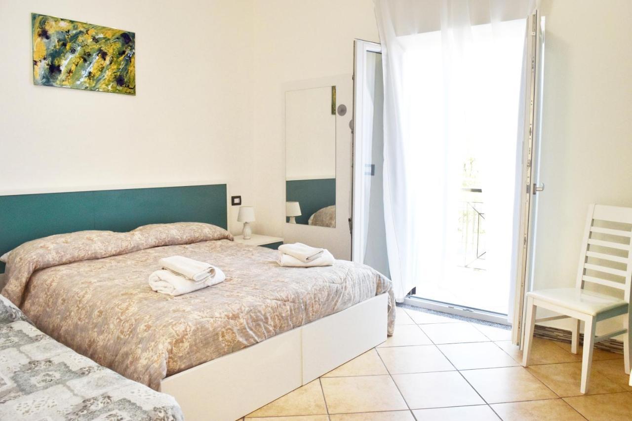 Bed & Breakfast Domus Pepe Scalea Buitenkant foto