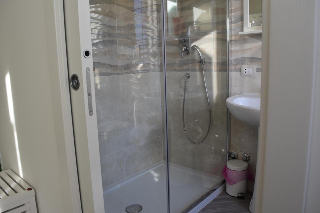 Bed & Breakfast Domus Pepe Scalea Buitenkant foto