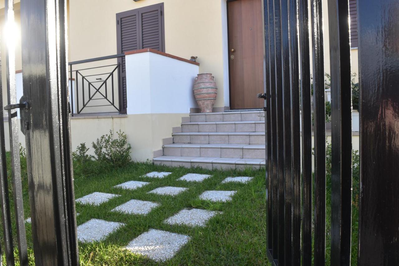 Bed & Breakfast Domus Pepe Scalea Buitenkant foto