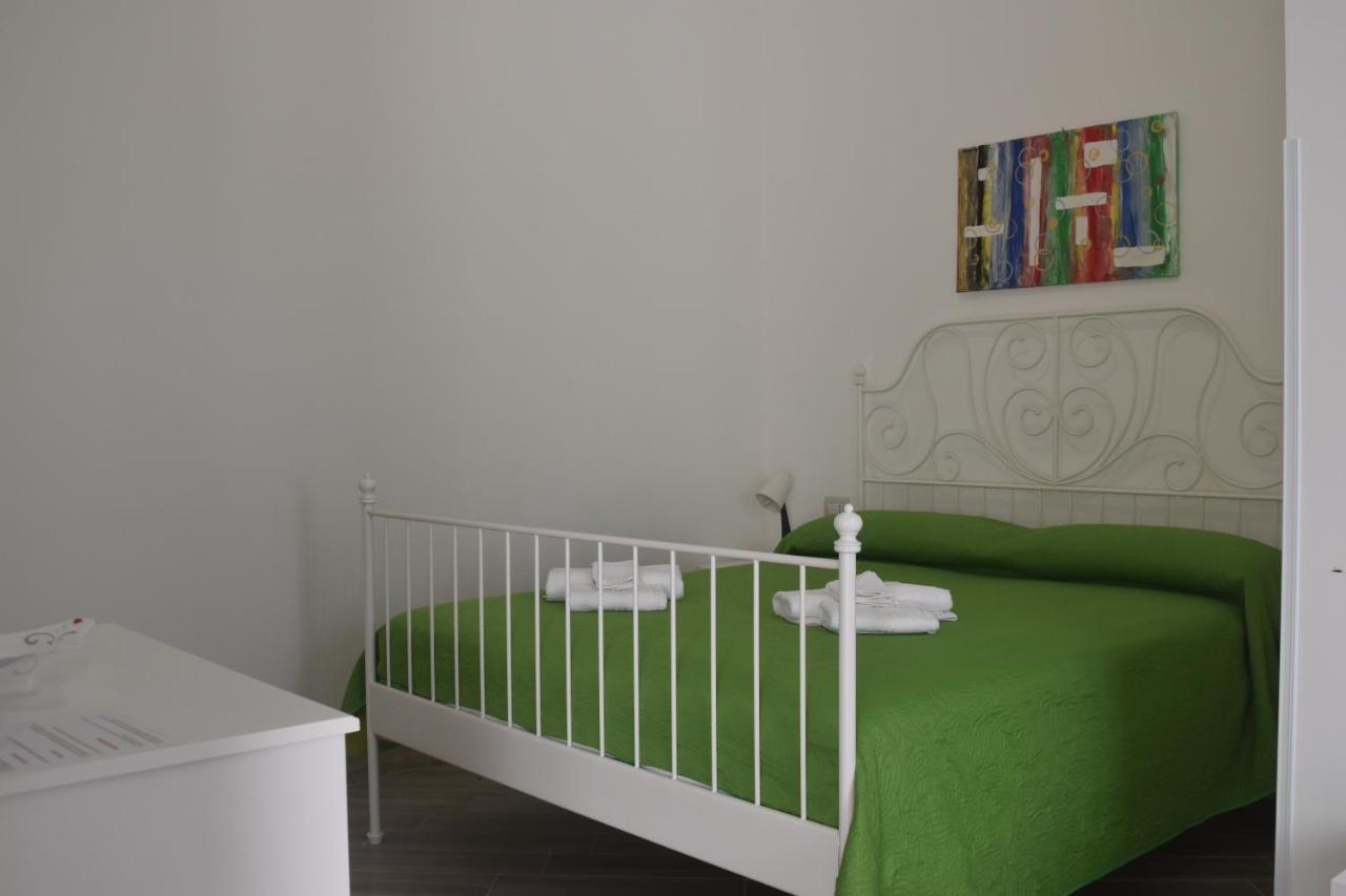Bed & Breakfast Domus Pepe Scalea Buitenkant foto