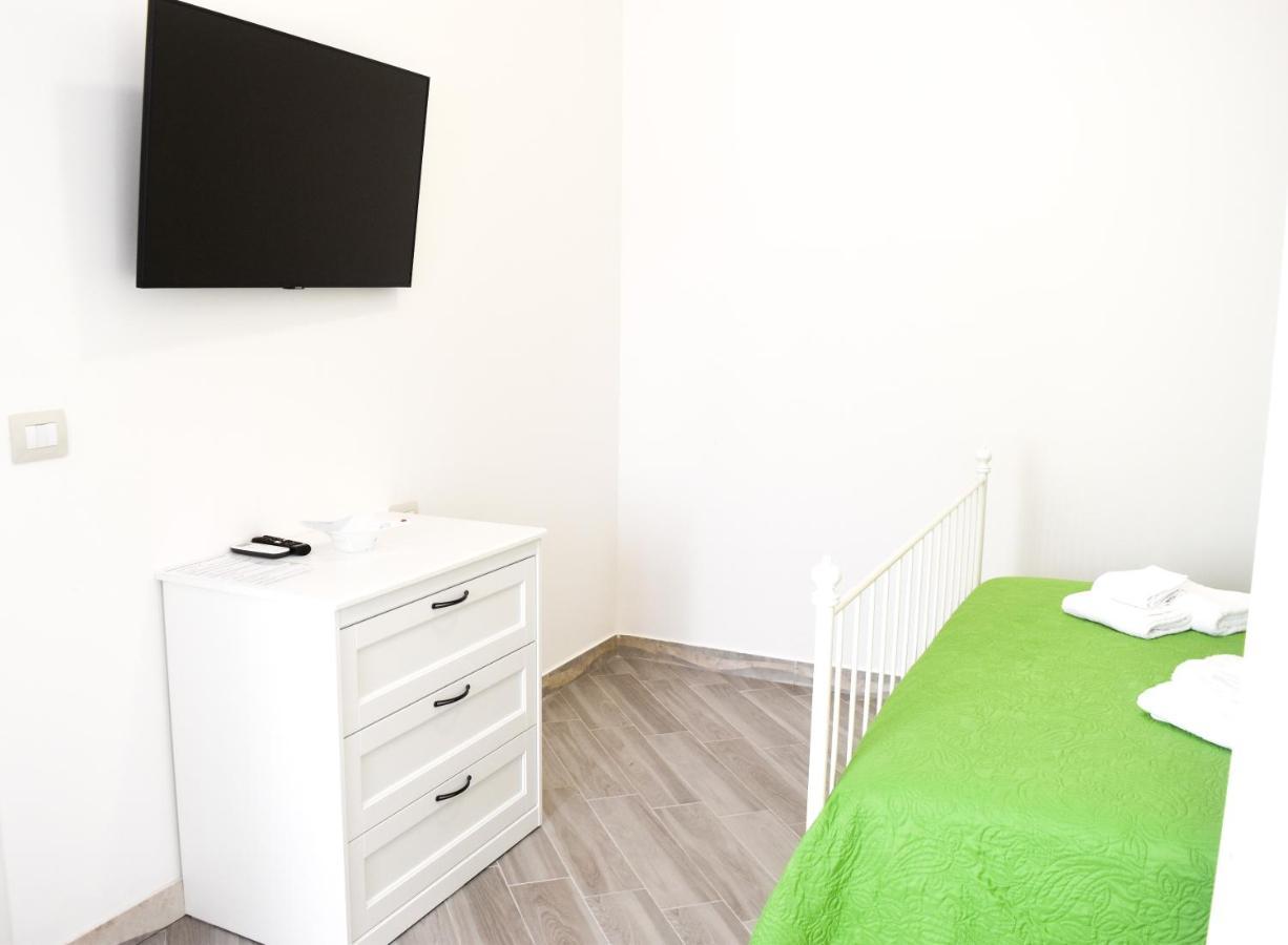 Bed & Breakfast Domus Pepe Scalea Buitenkant foto