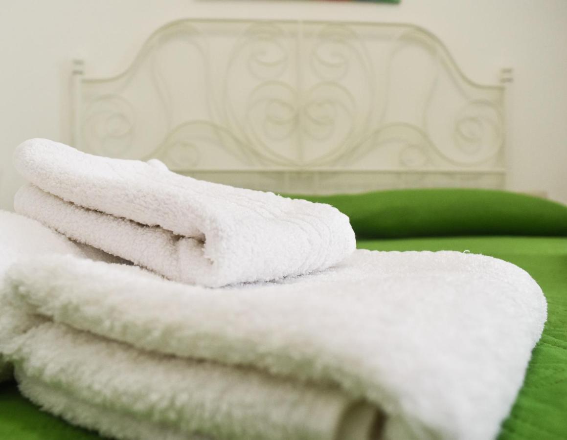 Bed & Breakfast Domus Pepe Scalea Buitenkant foto