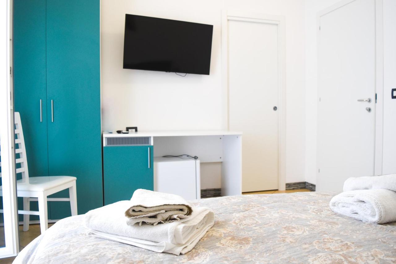 Bed & Breakfast Domus Pepe Scalea Buitenkant foto